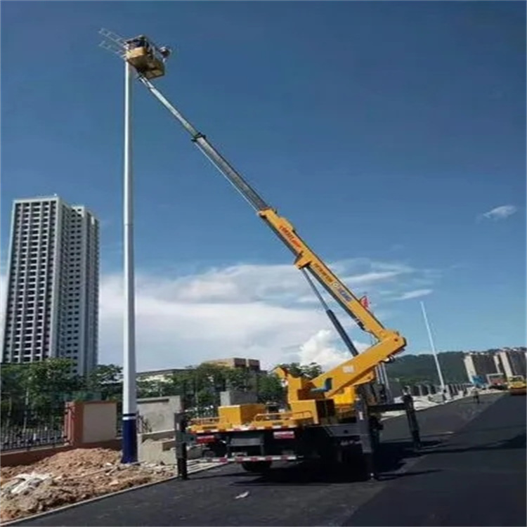 洋浦经济开发区维修路灯的曲臂升降车出租