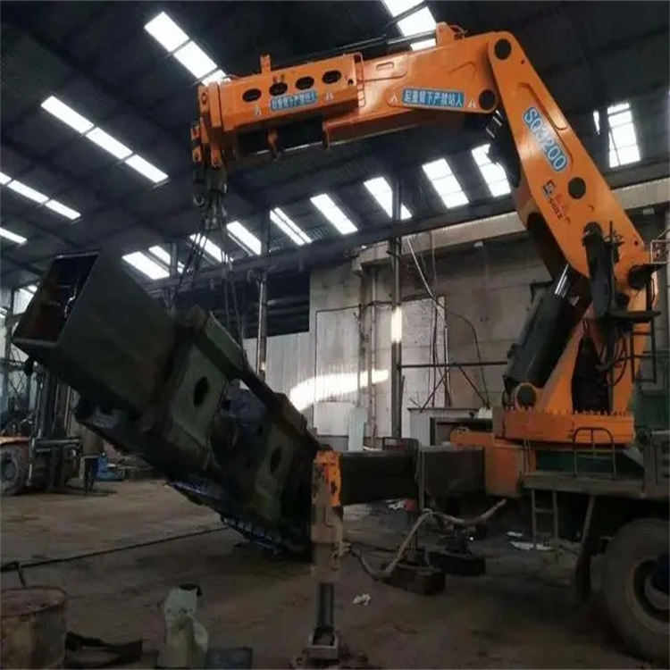 洋浦经济开发区200吨折臂吊出租