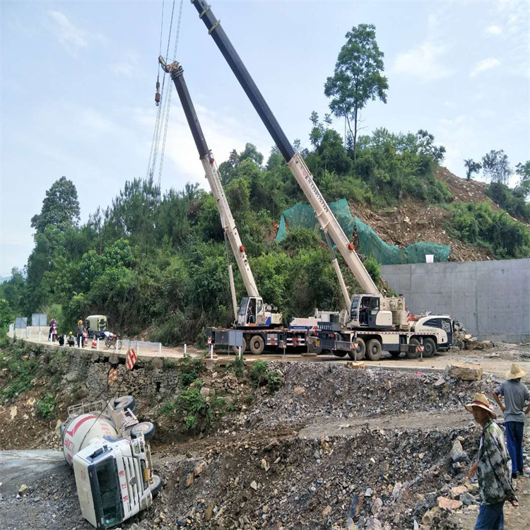 洋浦经济开发区汽车掉沟里叫吊车救援要多少钱